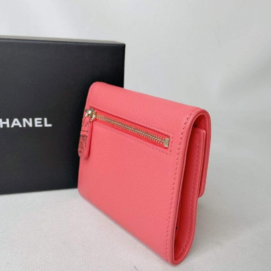 CHANEL 全新珊瑚粉翻蓋三折短夾-4