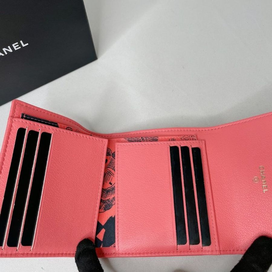CHANEL 全新珊瑚粉翻蓋三折短夾-6