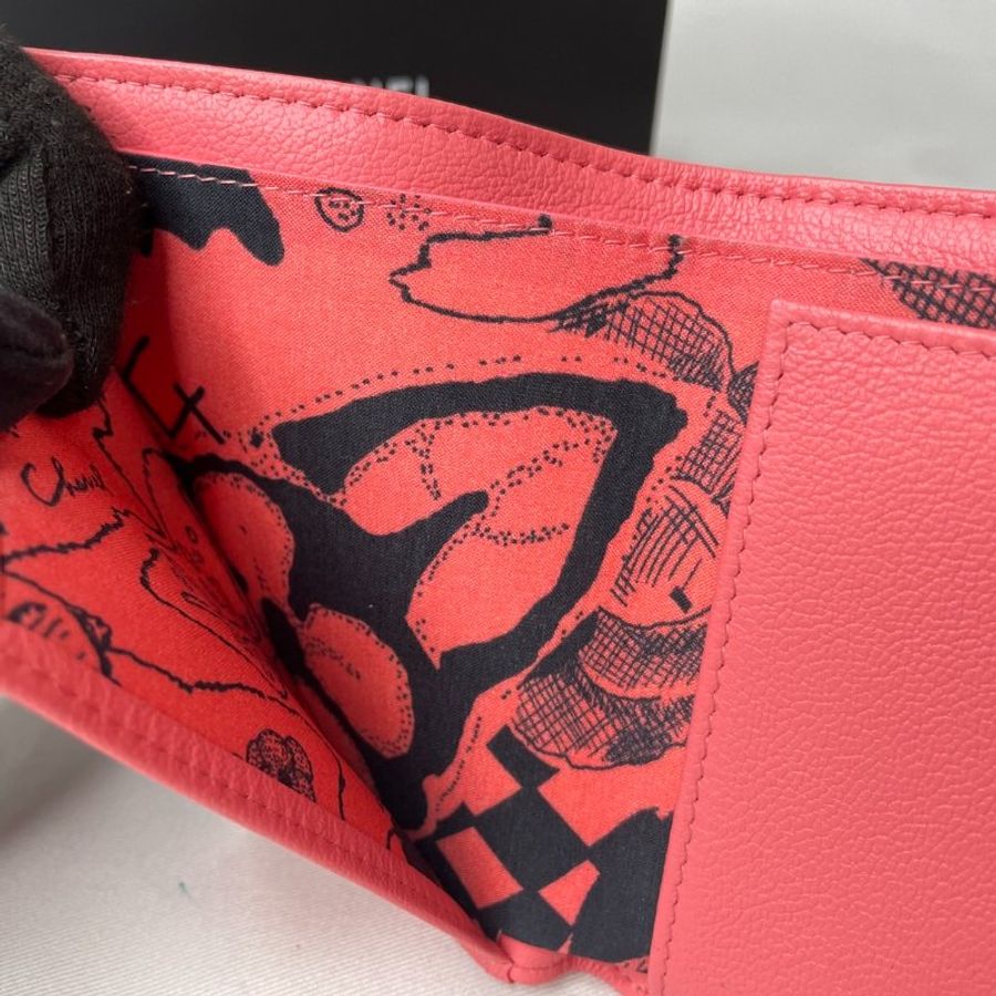 CHANEL 全新珊瑚粉翻蓋三折短夾-8