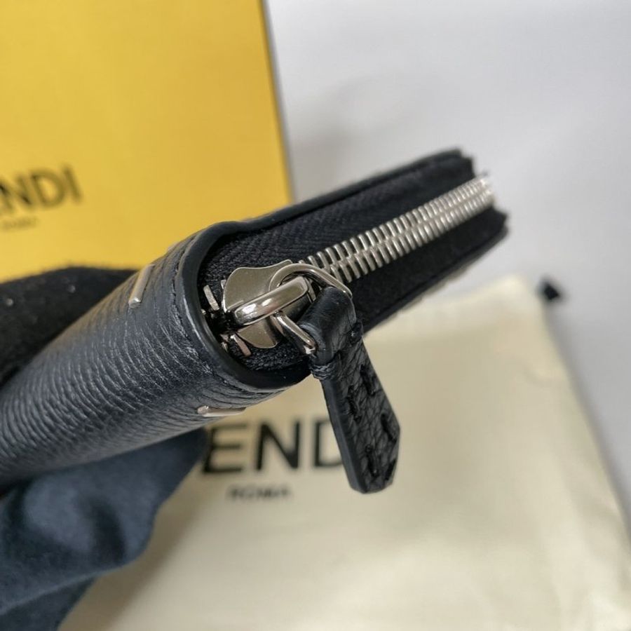 FENDI 碼釘式ㄇ字拉鍊長夾-11