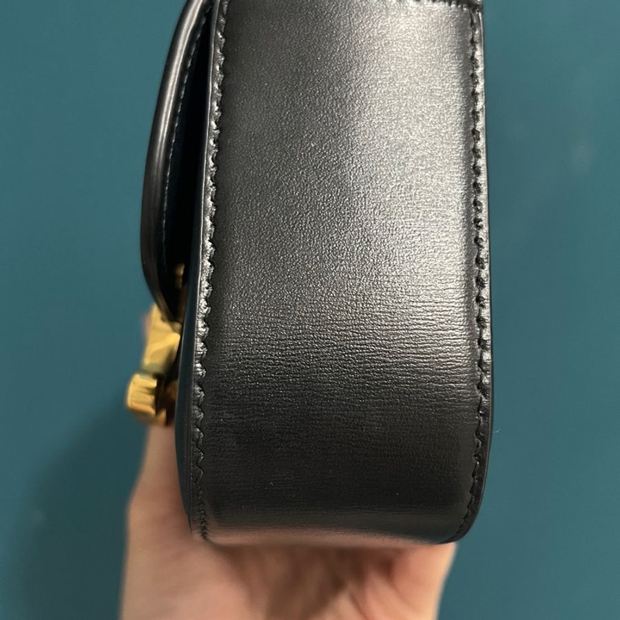 時髦度💯全配Celine mini triomphe bag 迷你凱旋門包-2