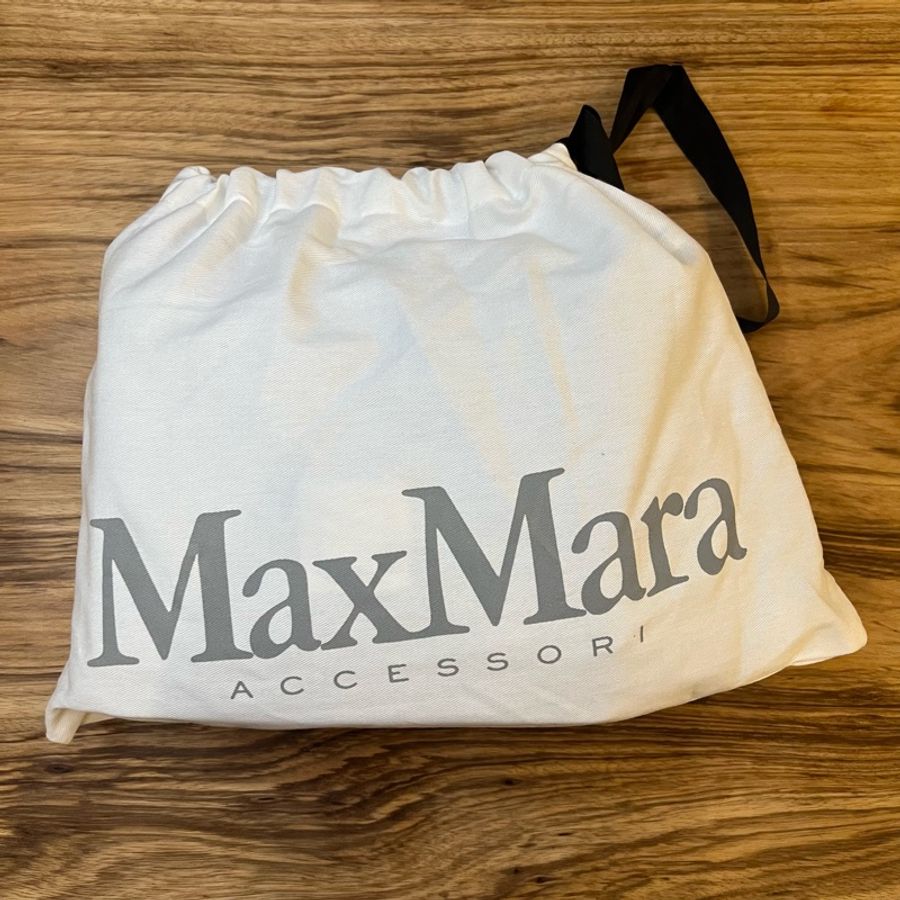 Max Mara 經典款黑色 肩包-3