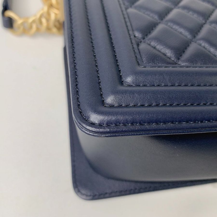 CHANEL 全新羊皮藍金BOY 25-16