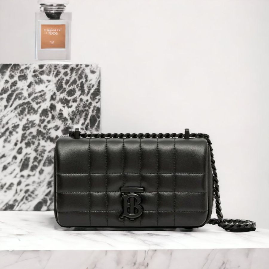 【BURBERRY】9成新!現貨 TB 黑釦 Lola 磁吸翻蓋斜鏈包-0