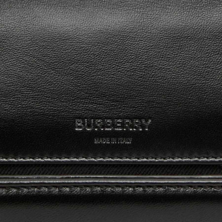 【BURBERRY】9成新!現貨 TB 黑釦 Lola 磁吸翻蓋斜鏈包-6