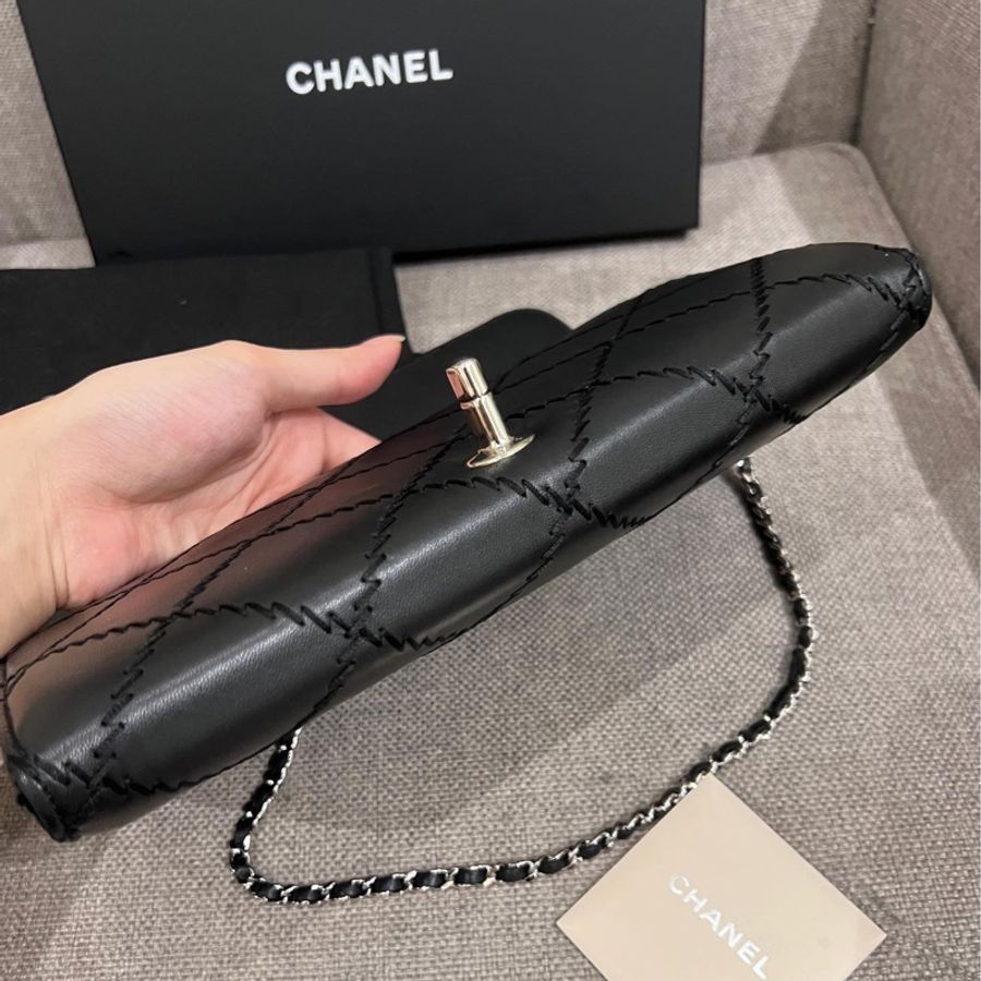 Chanel 銀釦外縫woc 肩揹腋下包-10
