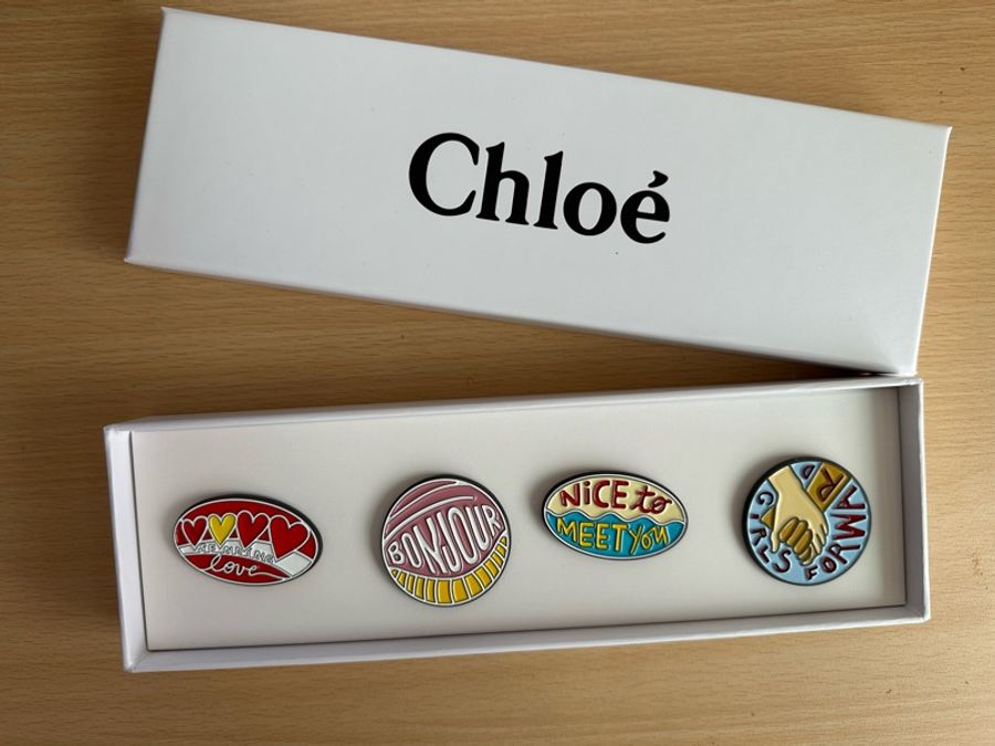 (全新未使用)Chloe’ 徽章/胸針-1