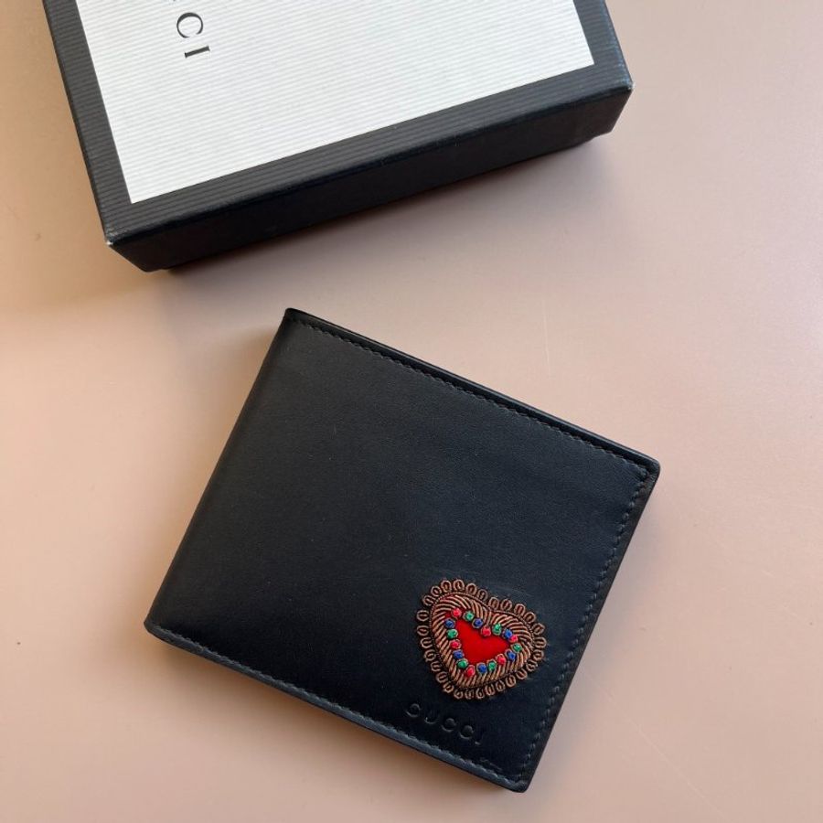 ::GUCCI:: 黑色刺繡短夾-0