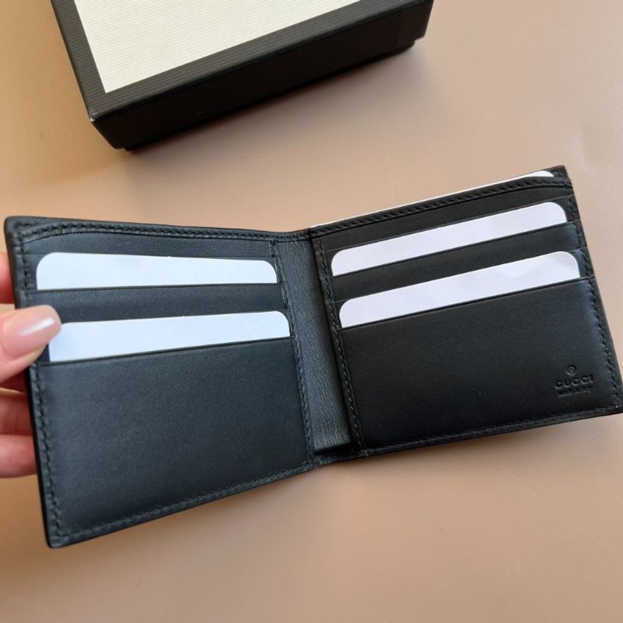 ::GUCCI:: 黑色刺繡短夾-3