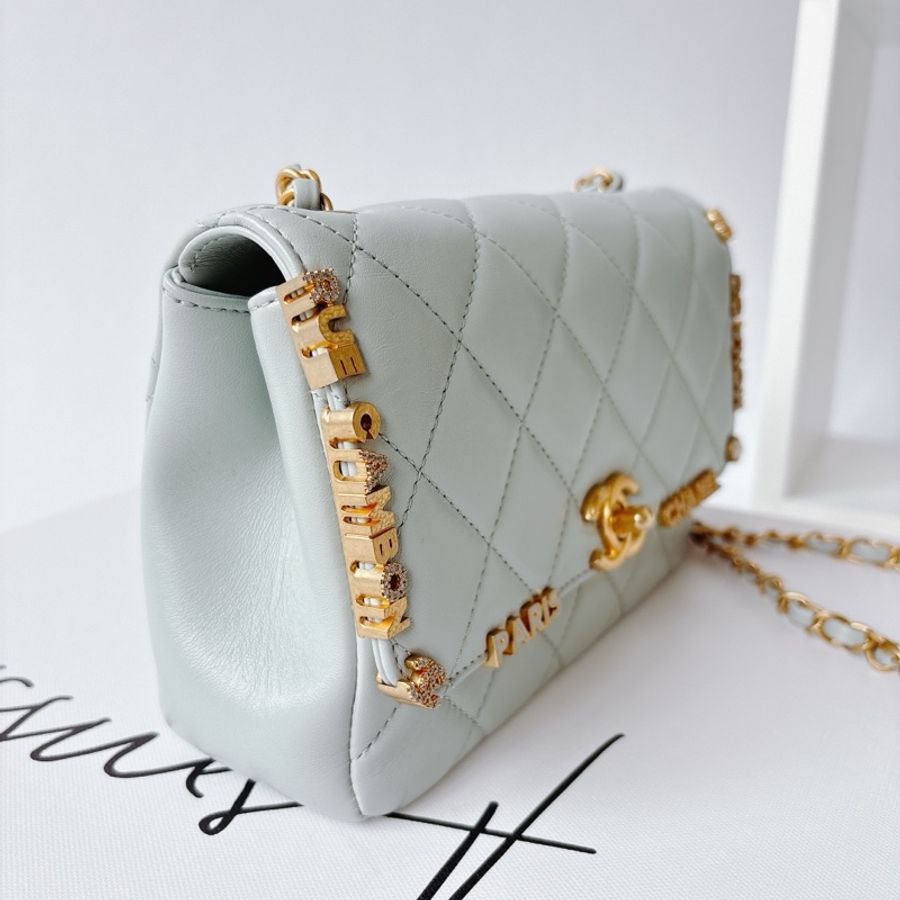 CHANEL 限量徽章 雙C 口蓋包-4