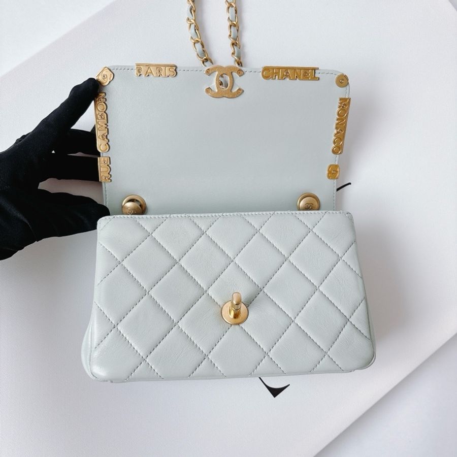CHANEL 限量徽章 雙C 口蓋包-9