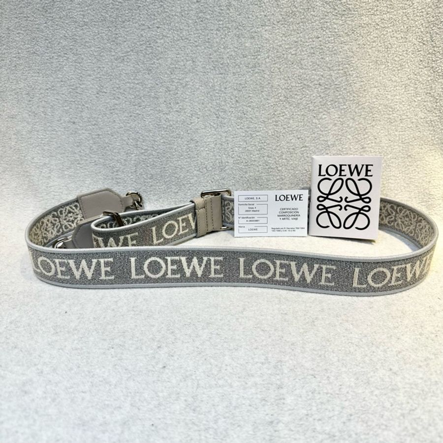 LOEWE BUNNY BAG品牌LOGO壓印兔子造型小牛皮肩背/斜背包(灰色)-9
