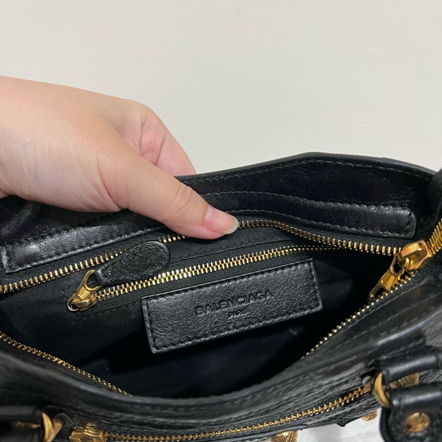 BALENCIAGA 巴黎世家 mini city黑金機車包-11
