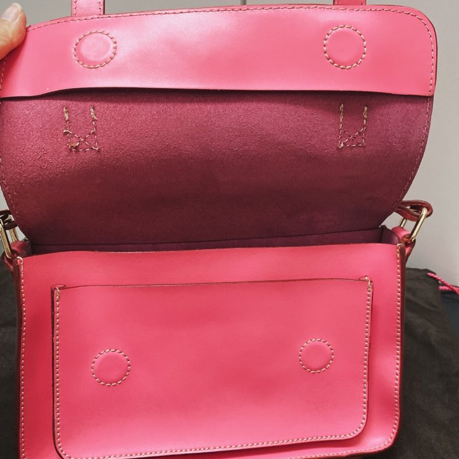 Kate Spade 經典復古牛皮郵差包 劍橋包 粉 黑 郵差包-6