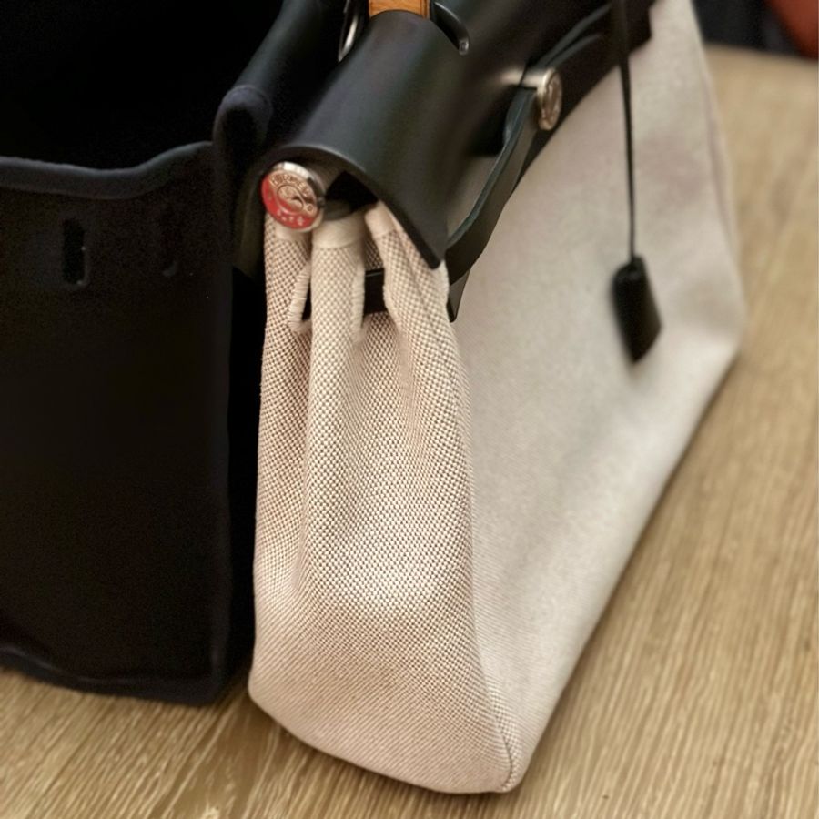 #Hermes #Herbag 31 ·#經典黑 x #熊貓配色‼️ 絕版中古款 多種背法一次滿足😍-6