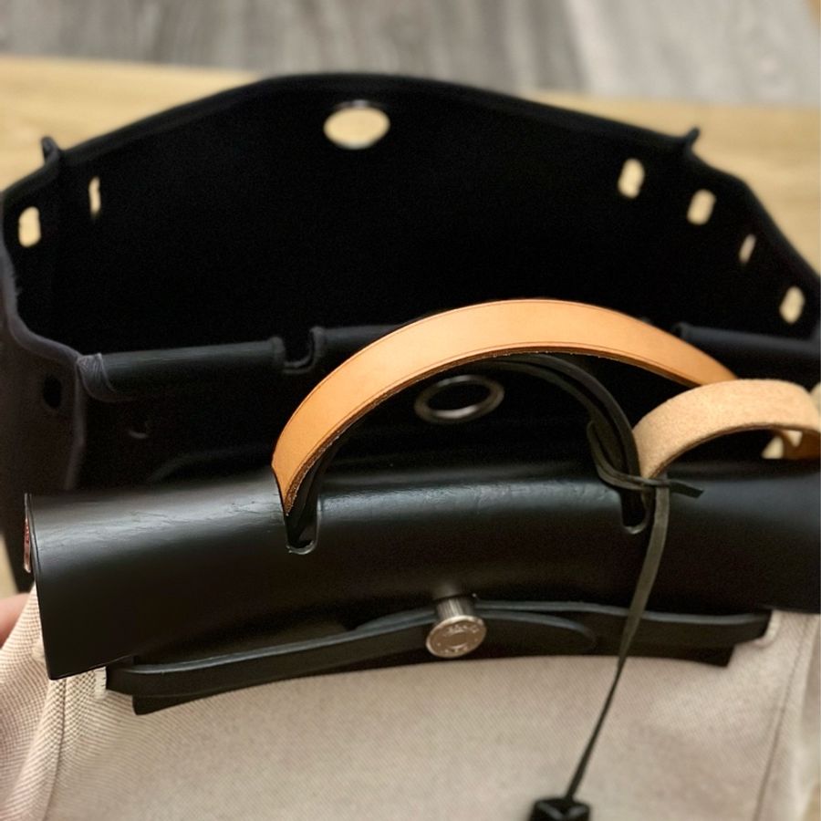 #Hermes #Herbag 31 ·#經典黑 x #熊貓配色‼️ 絕版中古款 多種背法一次滿足😍-9