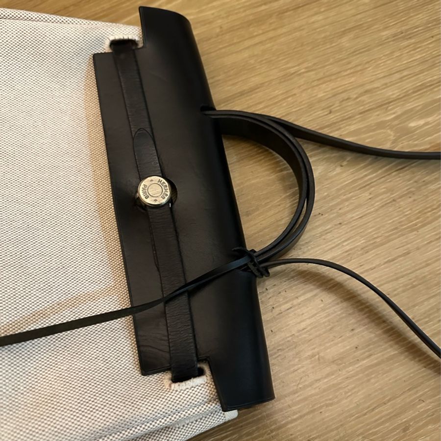 #Hermes #Herbag 31 ·#經典黑 x #熊貓配色‼️ 絕版中古款 多種背法一次滿足😍-10