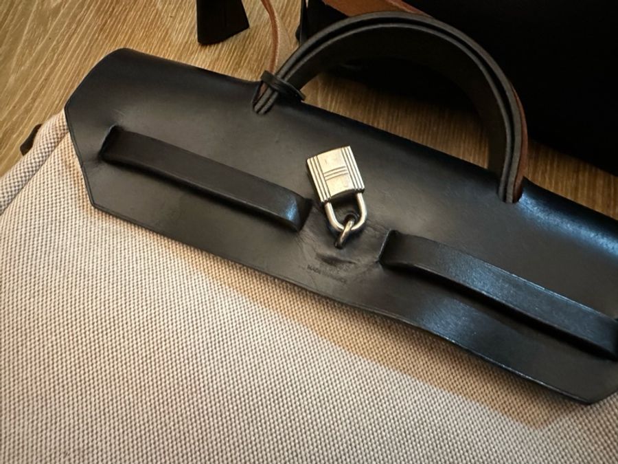 #Hermes #Herbag 31 ·#經典黑 x #熊貓配色‼️ 絕版中古款 多種背法一次滿足😍-18