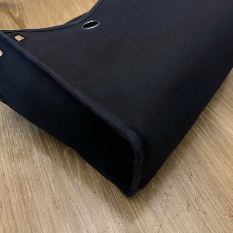 #Hermes #Herbag 31 ·#經典黑 x #熊貓配色‼️ 絕版中古款 多種背法一次滿足😍-24