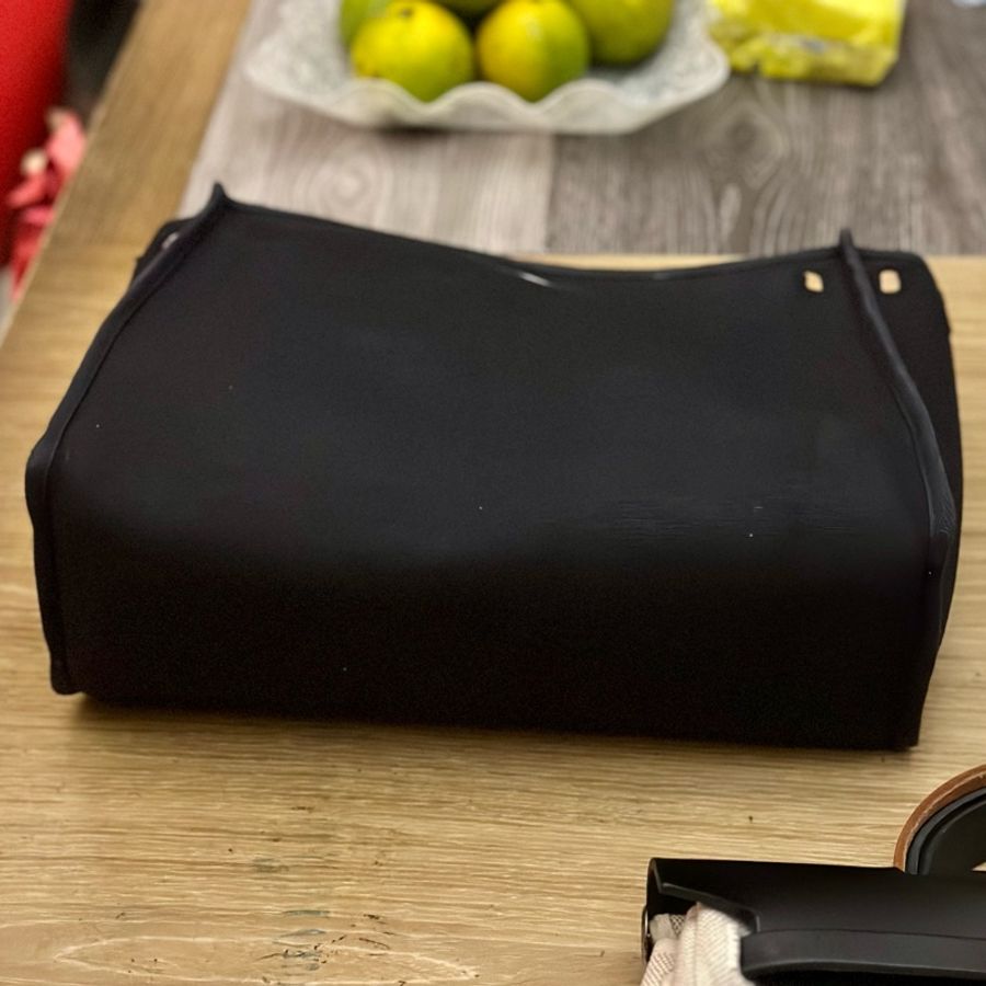 #Hermes #Herbag 31 ·#經典黑 x #熊貓配色‼️ 絕版中古款 多種背法一次滿足😍-33