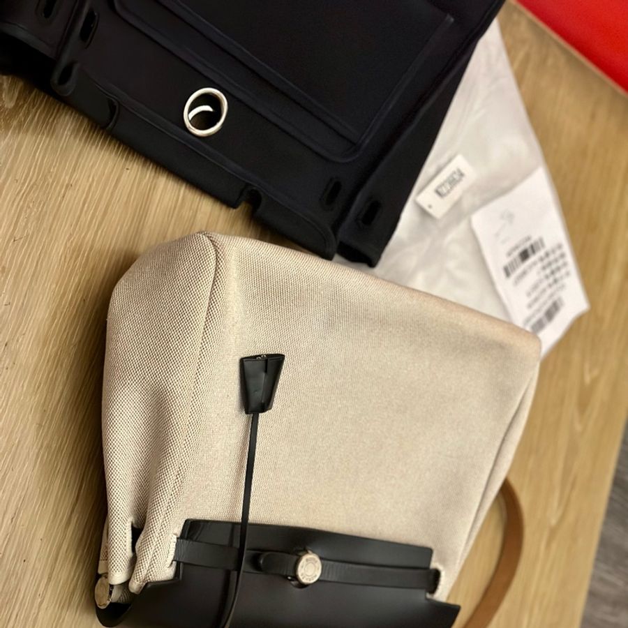 #Hermes #Herbag 31 ·#經典黑 x #熊貓配色‼️ 絕版中古款 多種背法一次滿足😍-44