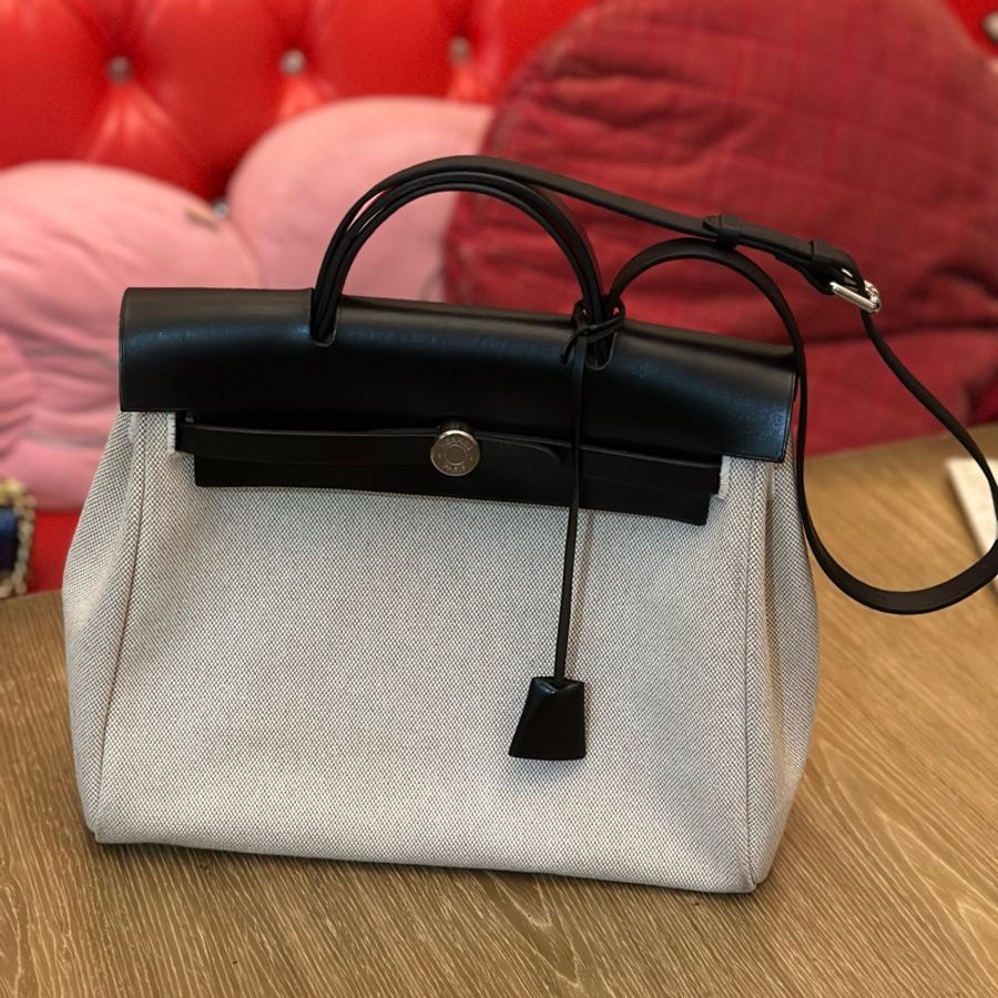 #Hermes #Herbag 31 ·#經典黑 x #熊貓配色‼️ 絕版中古款 多種背法一次滿足😍-2