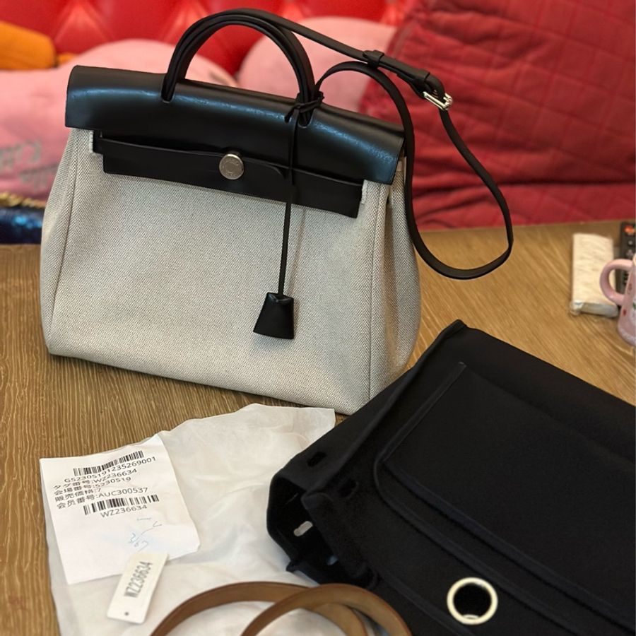 #Hermes #Herbag 31 ·#經典黑 x #熊貓配色‼️ 絕版中古款 多種背法一次滿足😍-3