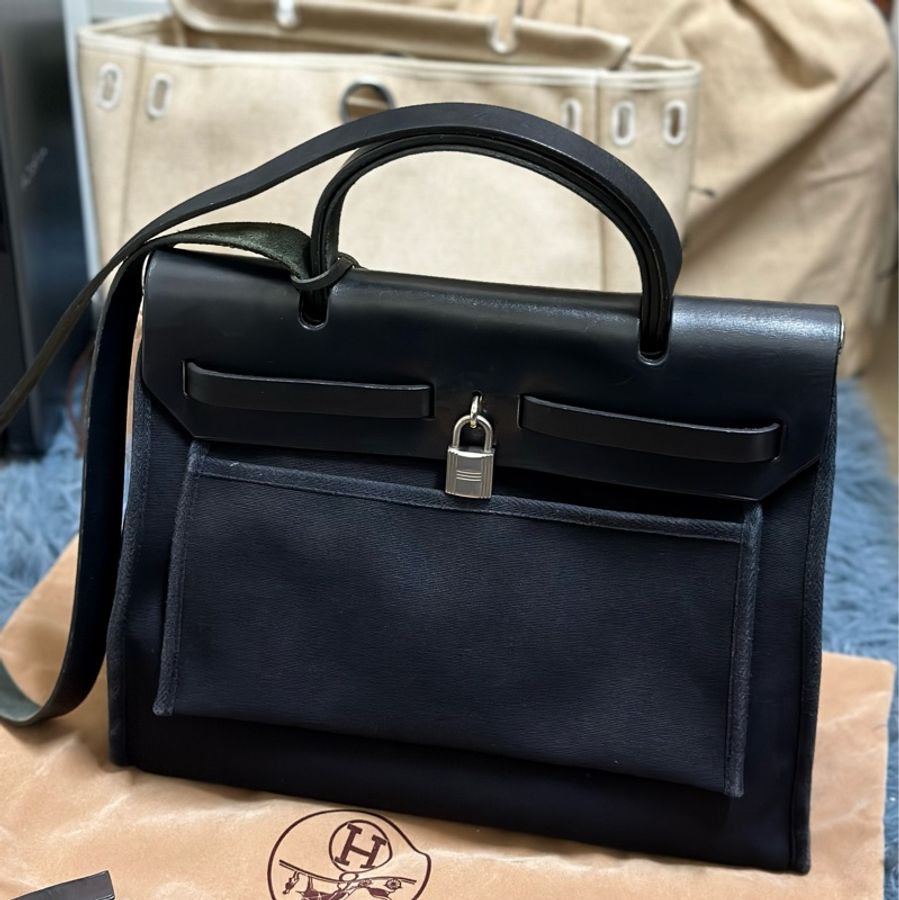 🔥全網最低 x 開放預購🔥近新全配✨#Hermes #Herbag 31 ·#經典黑 x #熊貓配色‼️ 絕版中古款 四種背法一次滿足😍-14