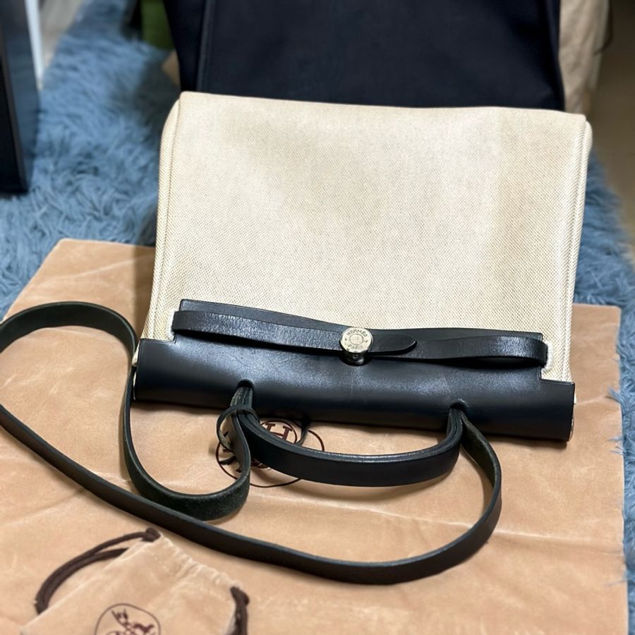 🔥全網最低 x 開放預購🔥近新全配✨#Hermes #Herbag 31 ·#經典黑 x #熊貓配色‼️ 絕版中古款 四種背法一次滿足😍-29