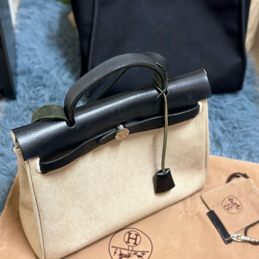 🔥全網最低 x 開放預購🔥近新全配✨#Hermes #Herbag 31 ·#經典黑 x #熊貓配色‼️ 絕版中古款 四種背法一次滿足😍-35