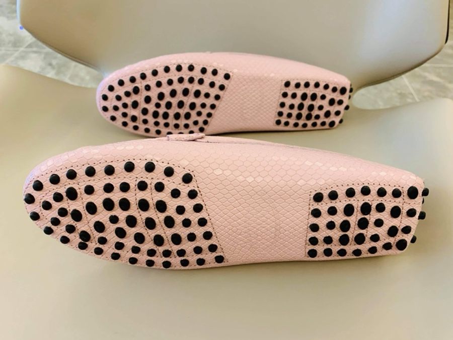 TOD’S 粉色 特殊壓蛇紋鞋面+經典銀色T bar釦飾 樂福鞋 豆豆鞋 36.5 全新-5
