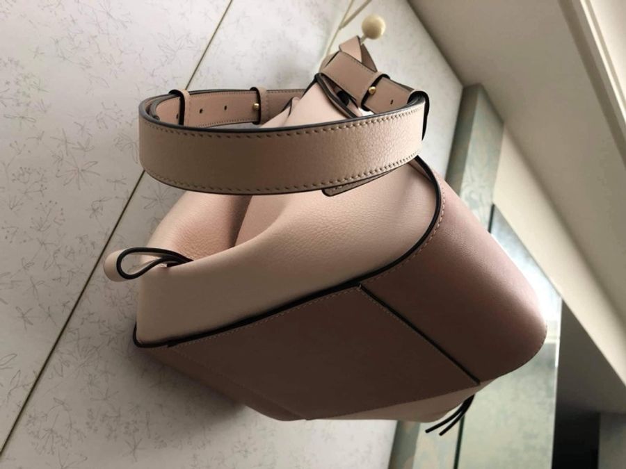 Loewe hammock 吊床包 煙燻粉/淡粉 雙色 金釦-2
