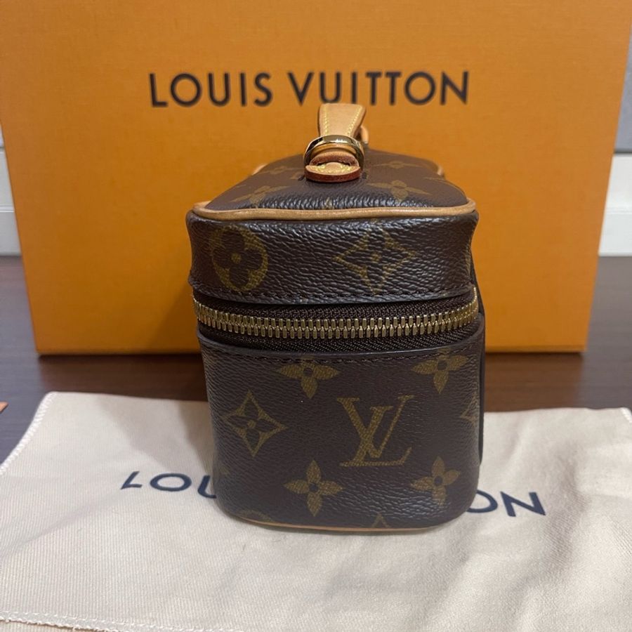 專櫃正品Lv nice nano化妝包(配件完整齊全)-11