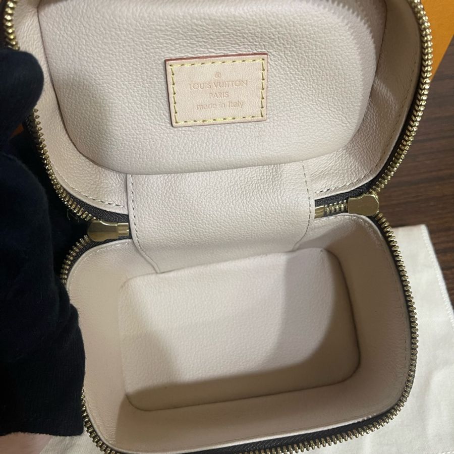 專櫃正品Lv nice nano化妝包(配件完整齊全)-16