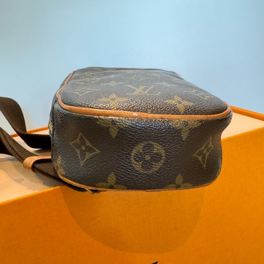 LV 路易威登 M51870 老花 胸口包斜背包-9