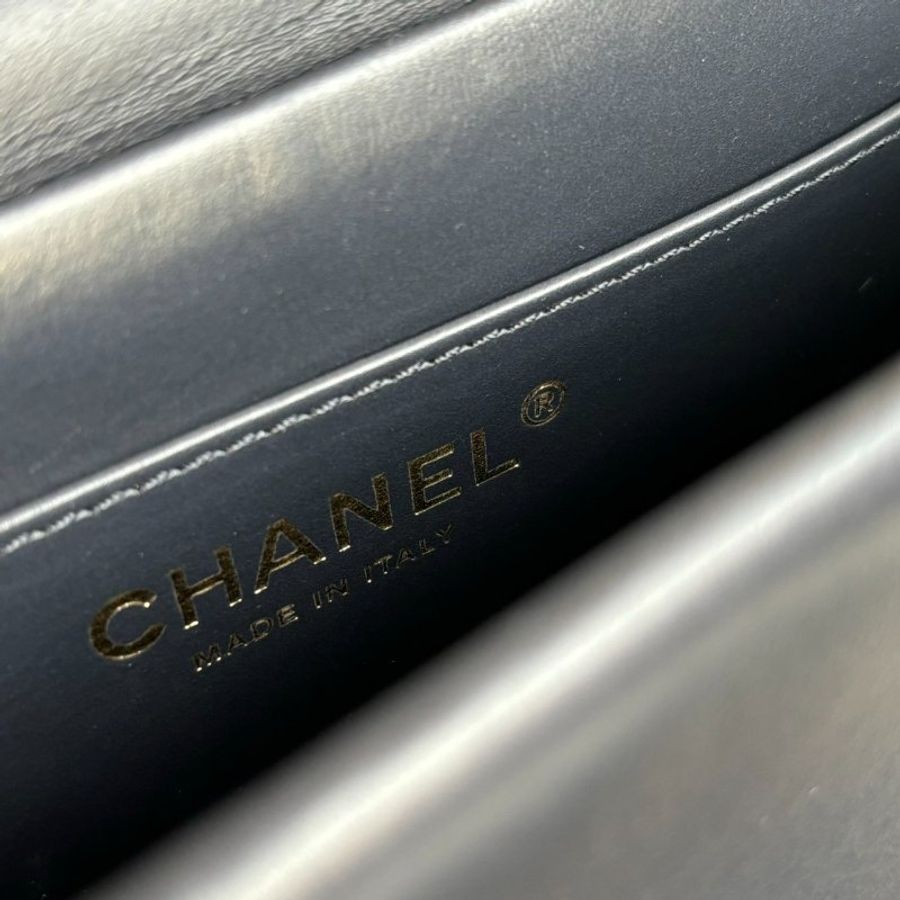 ::CHANEL:: 深藍 羊皮金釦方形金鍊包-12