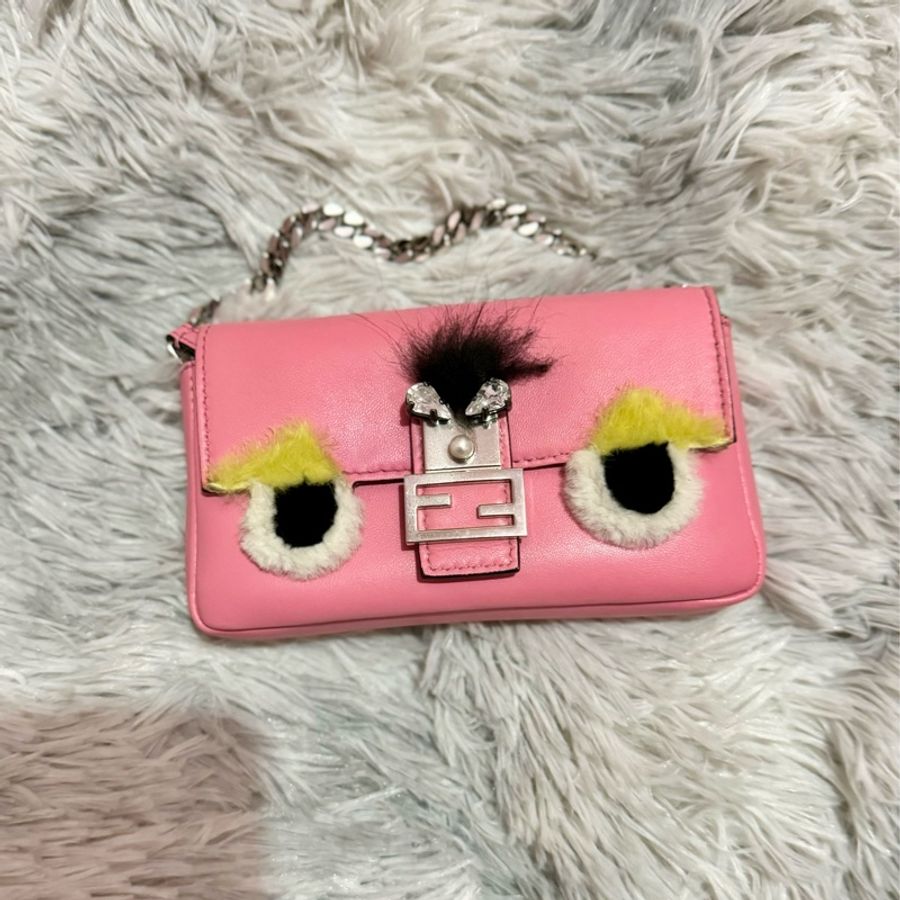 🎀 Fendi 芬迪 糖果粉小怪獸mini斜背包 小廢包-1