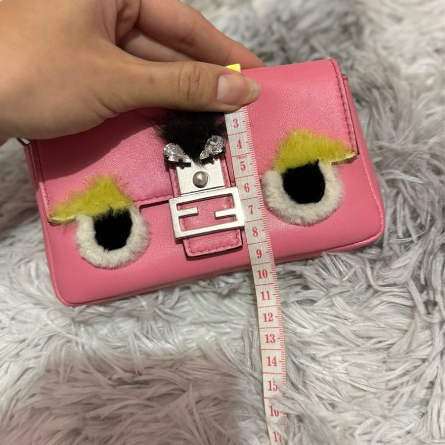 🎀 Fendi 芬迪 糖果粉小怪獸mini斜背包 小廢包-19