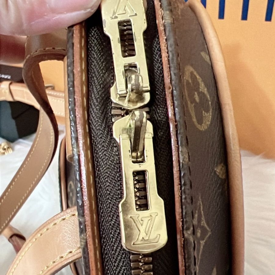 LV M51125 貝殼雙肩後背包 絕版老包值得收藏真品-24