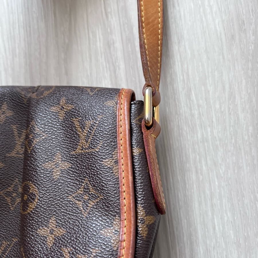 Lv 老花 古董馬鞍包 尺寸27x21cm  使用痕跡 照片都有拍出來 反映在價格上 15800 超可愛 隨便用不心疼 ❤️❤️-13