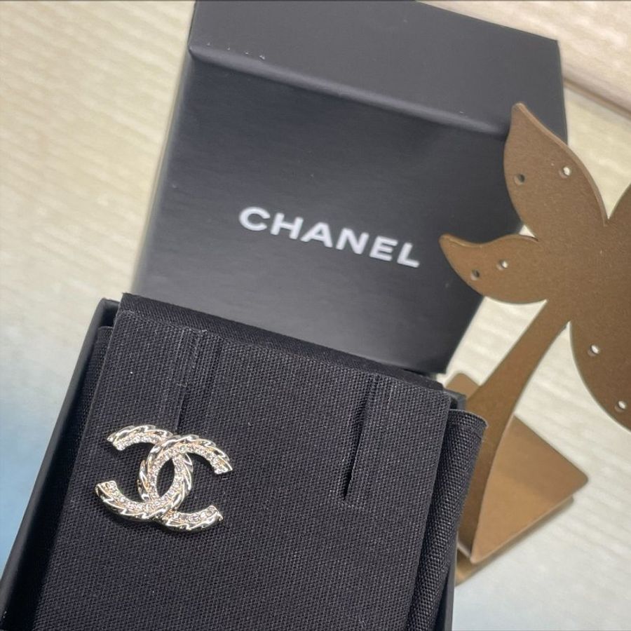 【舊愛新歡】️CHANEL-經典水鑽雙CLOGO扭轉造型穿式耳環(耳針式)-4