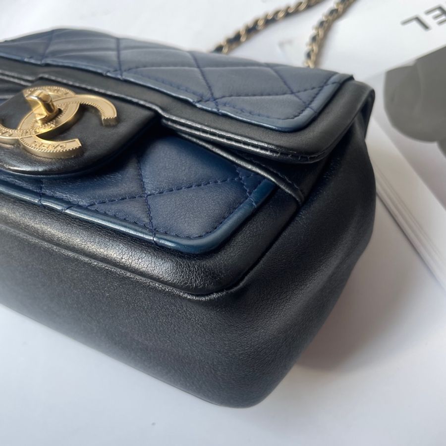 Chanel 藍黑小牛皮方胖-19