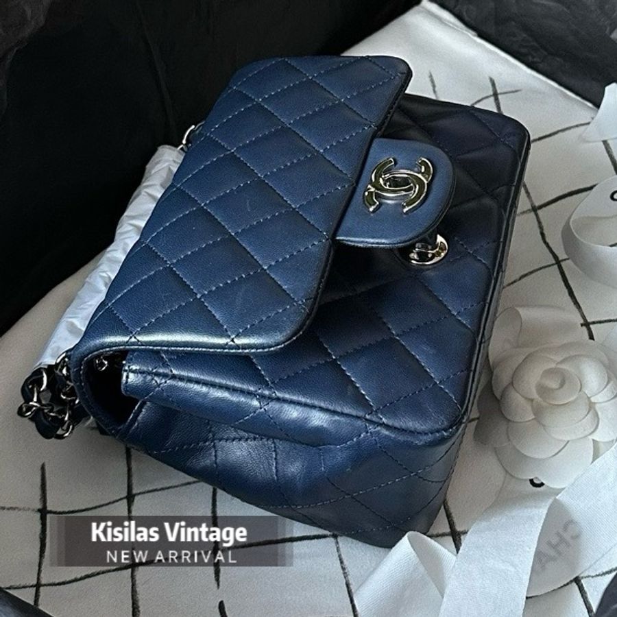 chanel Lambskin 羊皮銀扣-3