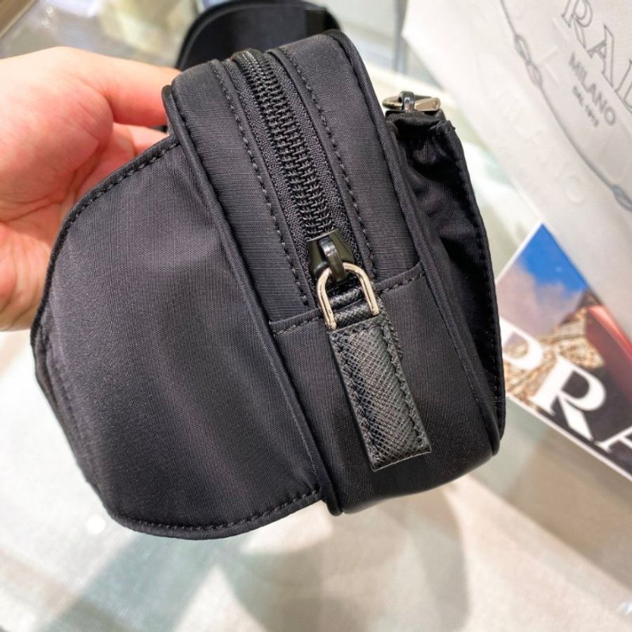 🛫當季新品🛬Prada 2VL977 再生尼龍及Saffiano皮革腰包 黑色-15