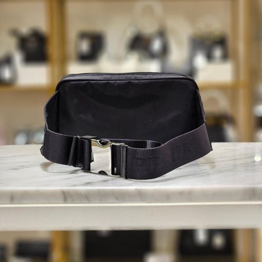 🛫當季新品🛬Prada 2VL977 再生尼龍及Saffiano皮革腰包 黑色-6