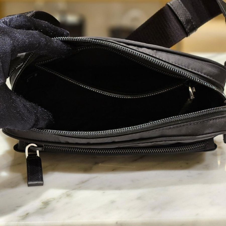 🛫當季新品🛬Prada 2VL977 再生尼龍及Saffiano皮革腰包 黑色-8