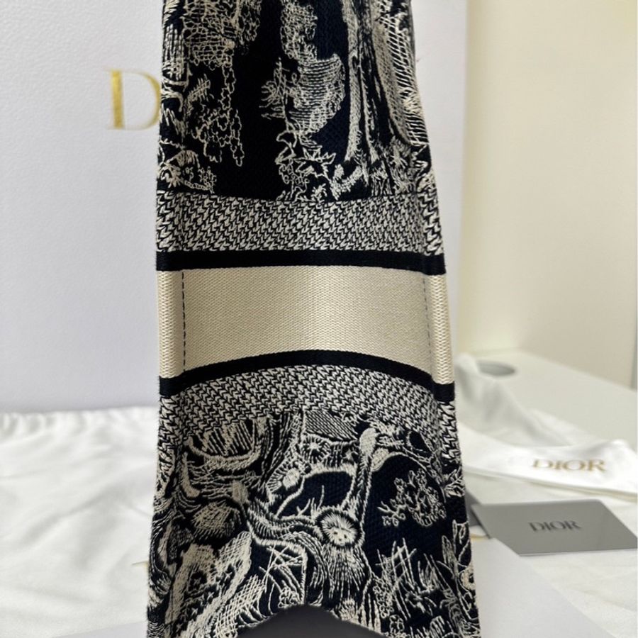 Dior book tote 中碼 深藍動物園-2