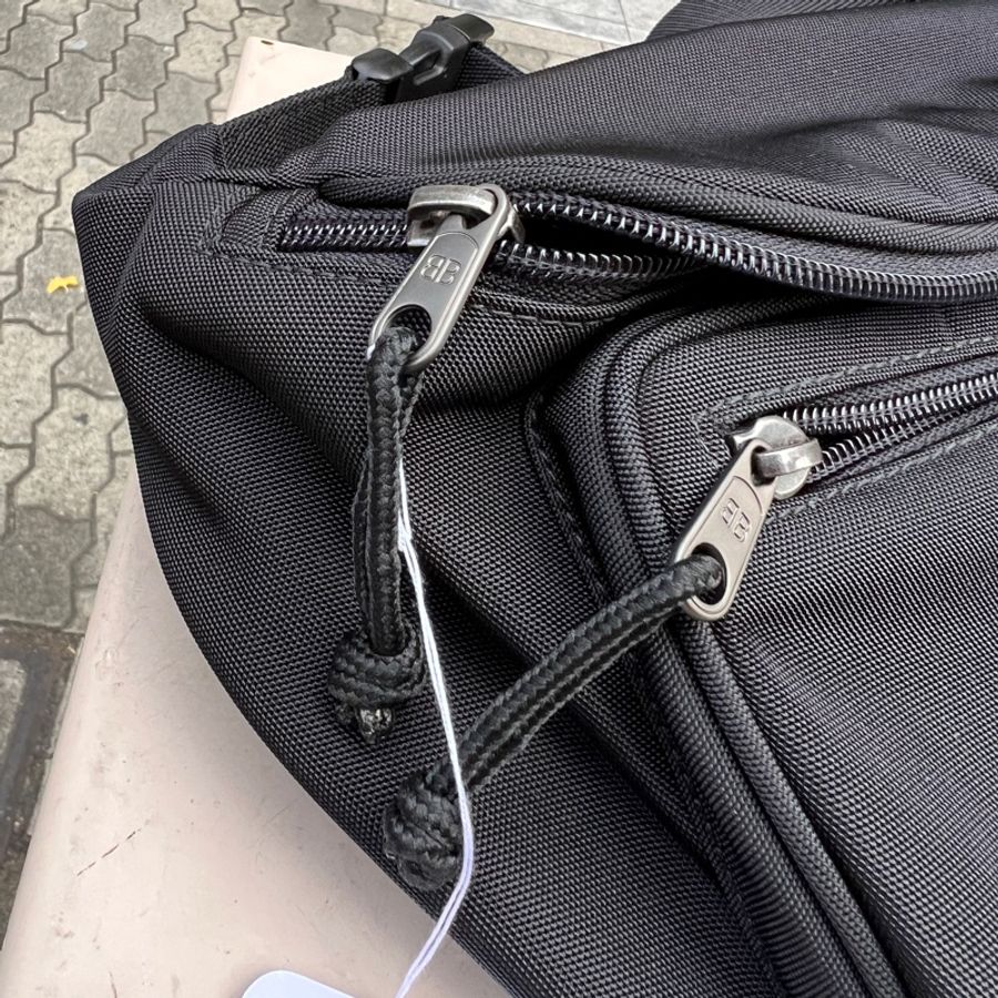 【Balenciaga】巴黎世家黑色腰包-4
