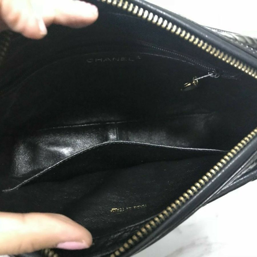 新品上架 現貨 🔥💖 ✨CHANEL甜價 ✨Chanel黑金流蘇漆皮相機鏈包 CHANEL CHAIN BAG CHANEL CROSSBODYBAG CHANEL 包包-14