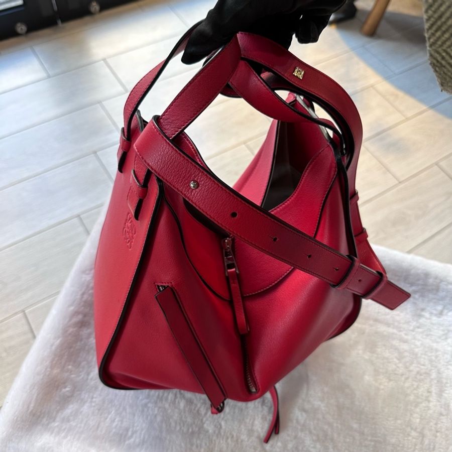 Loewe Hammock Small 牛皮吊床包(紅色)-2